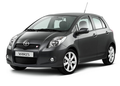 Коврики на Toyota Yaris II 2005 - 2011 в Кемерово